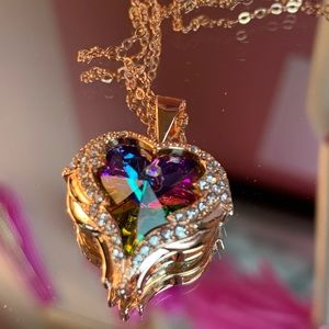 💜Angel Wing Crystal Pendant💜